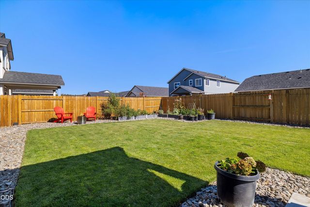 3350 NW 9th Lane, Redmond, OR 97756