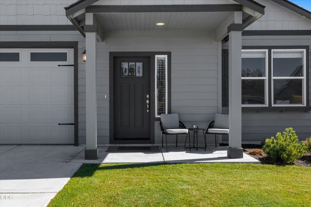 3350 NW 9th Lane, Redmond, OR 97756