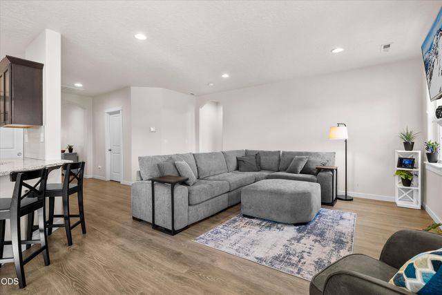 3350 NW 9th Lane, Redmond, OR 97756