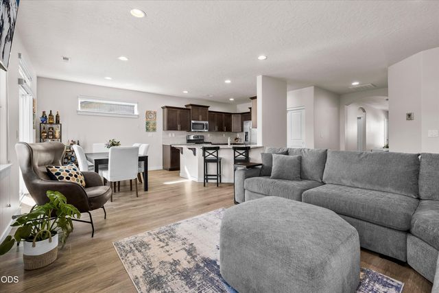 3350 NW 9th Lane, Redmond, OR 97756