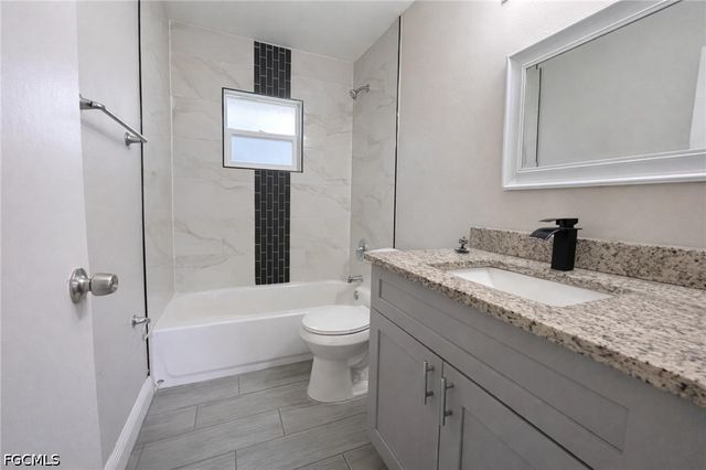 5451 11th AVE, Fort Myers, FL 33907