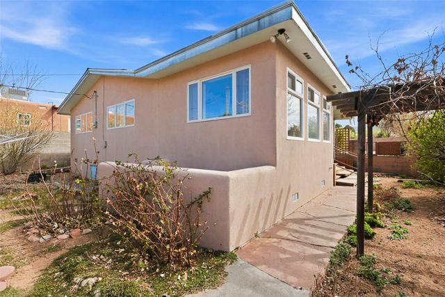 1026 Galisteo Street, Santa Fe, NM 87505