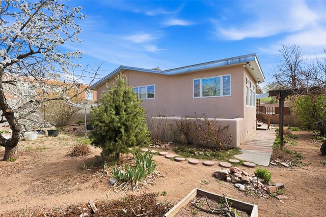 1026 Galisteo Street, Santa Fe, NM 87505