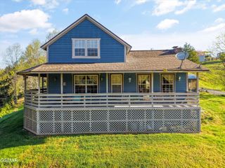 2501 Valley View Road, Dandridge, TN 37725