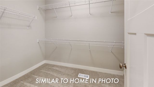 9436 NW 82nd Avenue, Johnston, IA 50131