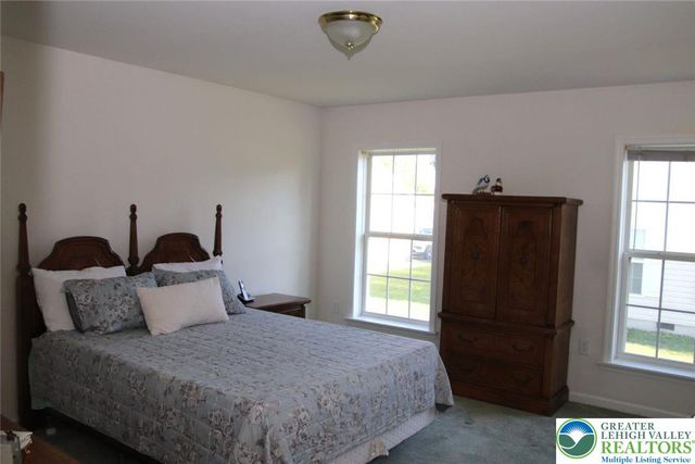 712 winterthur, Forks Twp, PA 18040