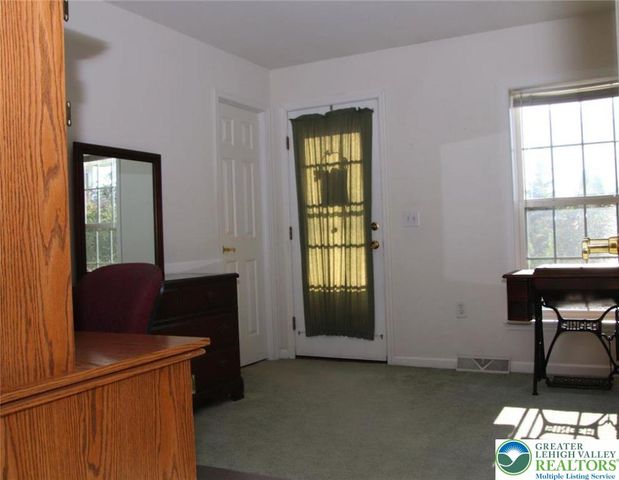 712 winterthur, Forks Twp, PA 18040