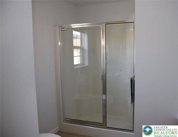 712 winterthur, Forks Twp, PA 18040