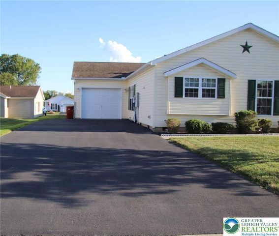 712 winterthur, Forks Twp, PA 18040