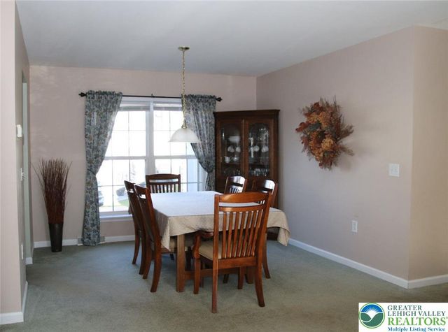 712 winterthur, Forks Twp, PA 18040