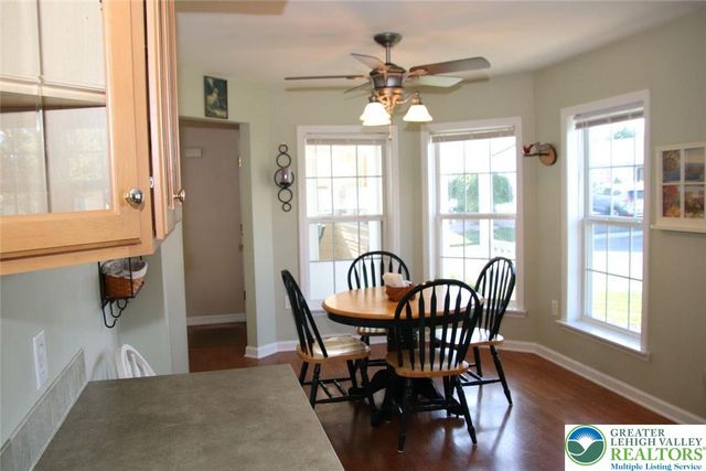 712 winterthur, Forks Twp, PA 18040