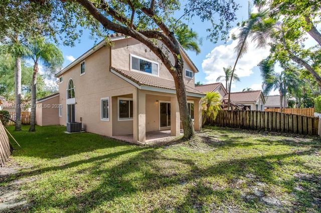10191 NW 5th Street, Plantation, FL 33324