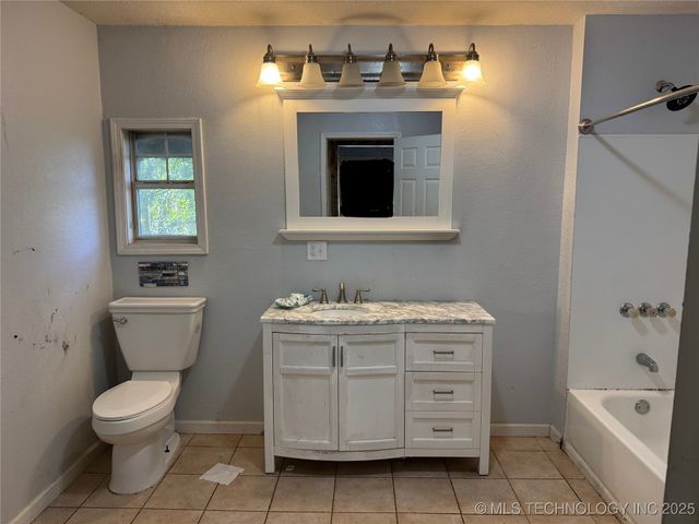 9611 Celia Berryhill Road, Okmulgee, OK 74447