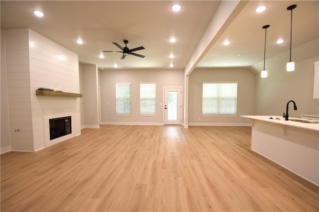 3806 SW Pinecrest Drive, Bentonville, AR 72713