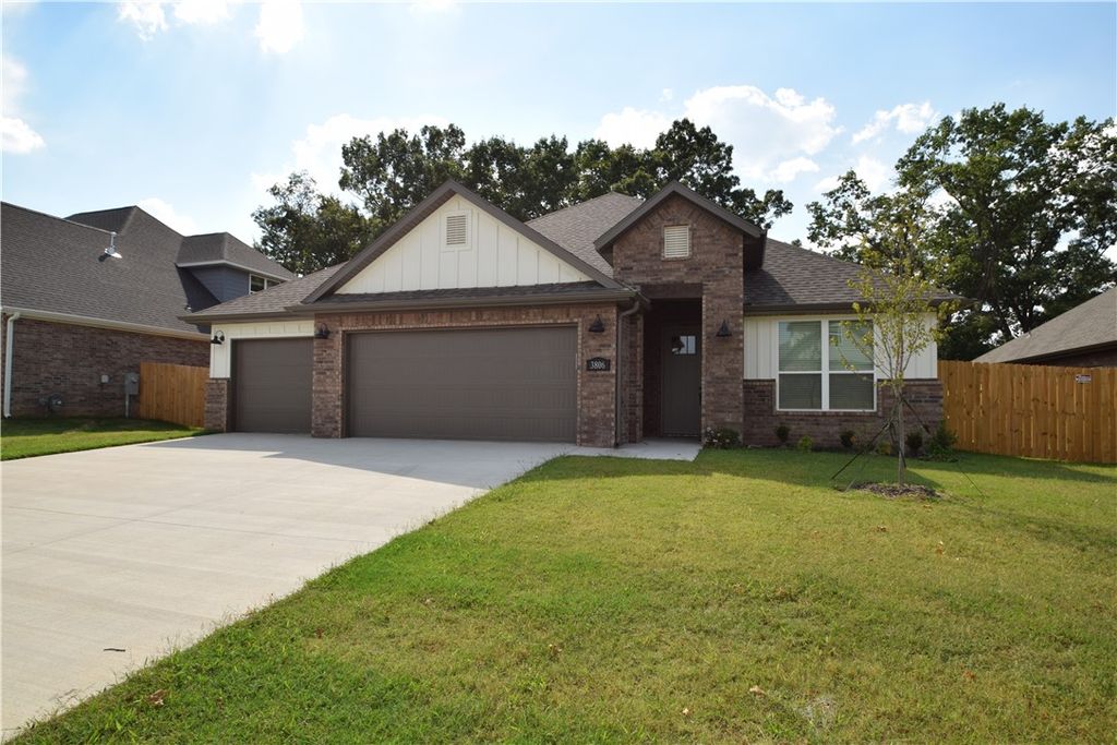 3806 SW Pinecrest Drive, Bentonville, AR 72713