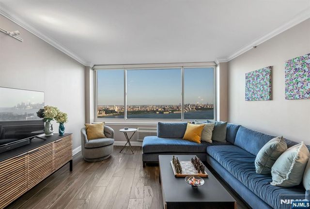 100 Old Palisade Road 3906, Fort Lee, NJ 07024