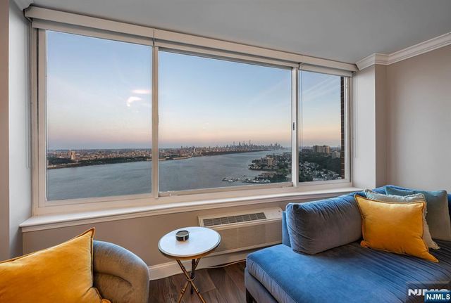 100 Old Palisade Road 3906, Fort Lee, NJ 07024