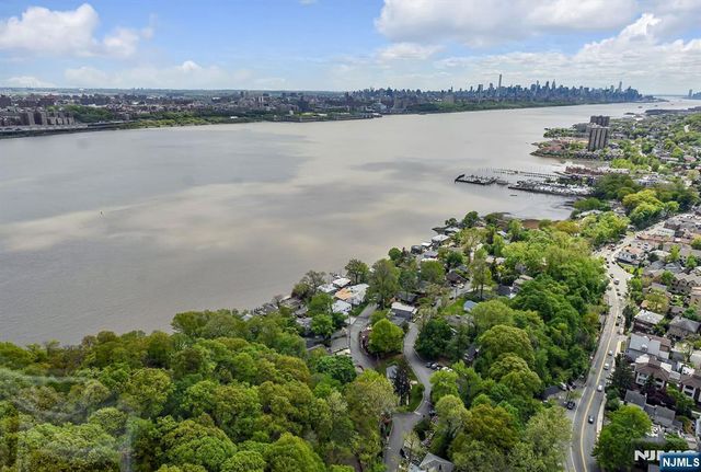 100 Old Palisade Road 3906, Fort Lee, NJ 07024