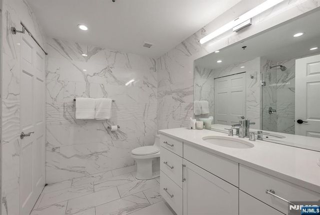 100 Old Palisade Road 3906, Fort Lee, NJ 07024