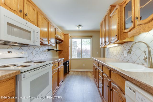 912 Grenoble Drive C, Lansing, MI 48917