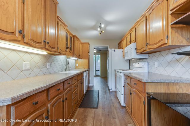 912 Grenoble Drive C, Lansing, MI 48917