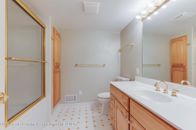 912 Grenoble Drive C, Lansing, MI 48917