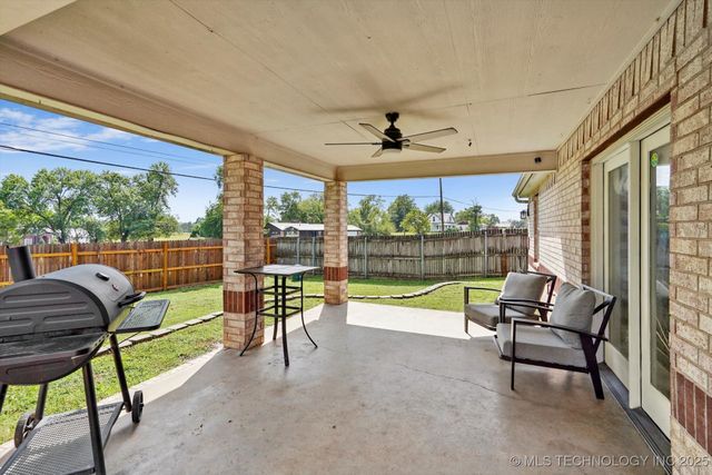 2117 W Oak Street, Collinsville, OK 74021