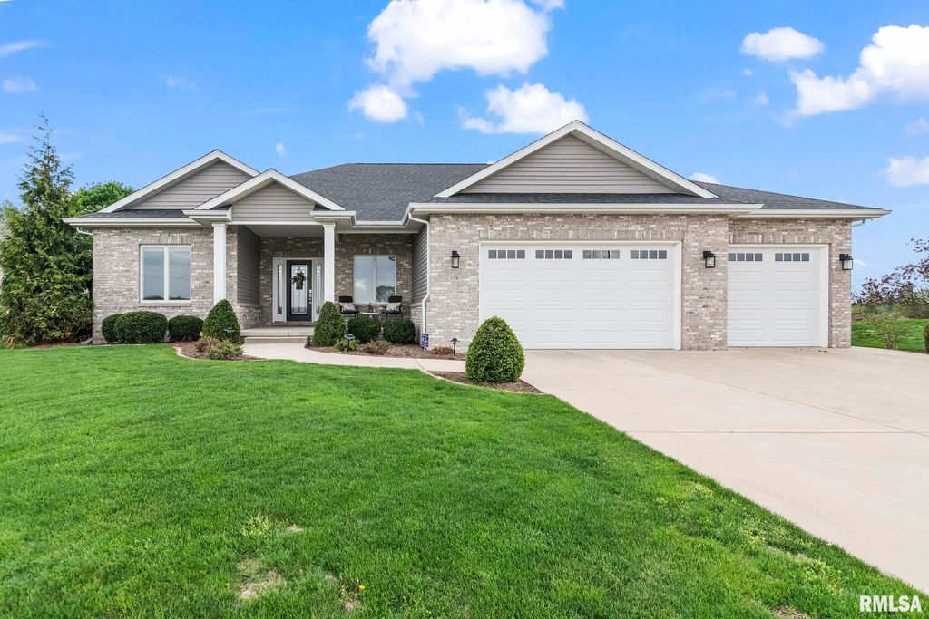 3700 Crystal Spring Drive, Springfield, IL 62711