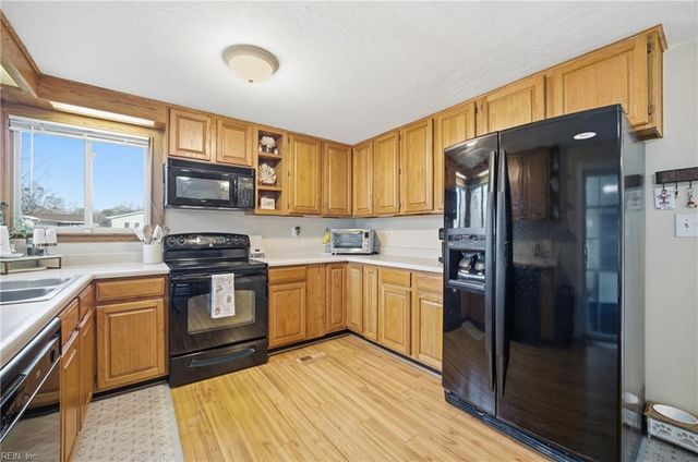 1069 Sea Holly CT, Virginia Beach, VA 23454