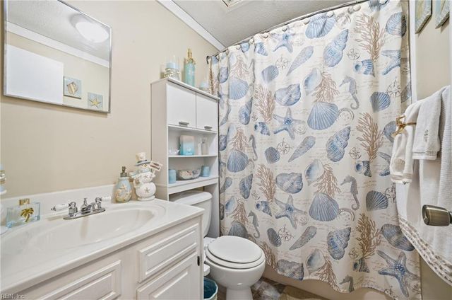 1069 Sea Holly CT, Virginia Beach, VA 23454