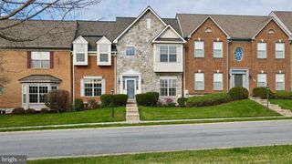 27 BEALLAIR SQUARE DR, Charles Town, WV 25414
