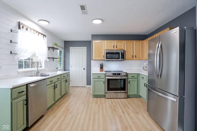 2935 Tapwood Lane, Indianapolis, IN 46217