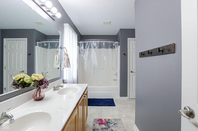 2935 Tapwood Lane, Indianapolis, IN 46217