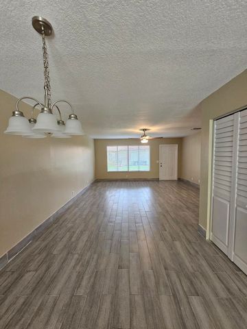 4859 Orleans Court C, West Palm Beach, FL 33415