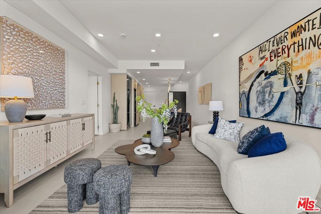 1257 N Sweetzer Avenue 202, West Hollywood, CA 90069