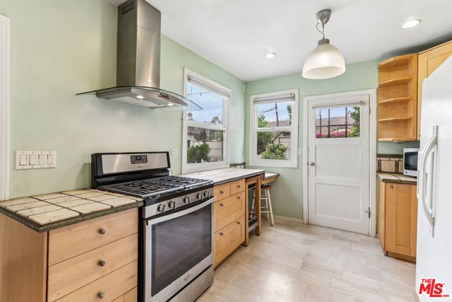 2717 Los Robles Road, Thousand Oaks, CA 91362