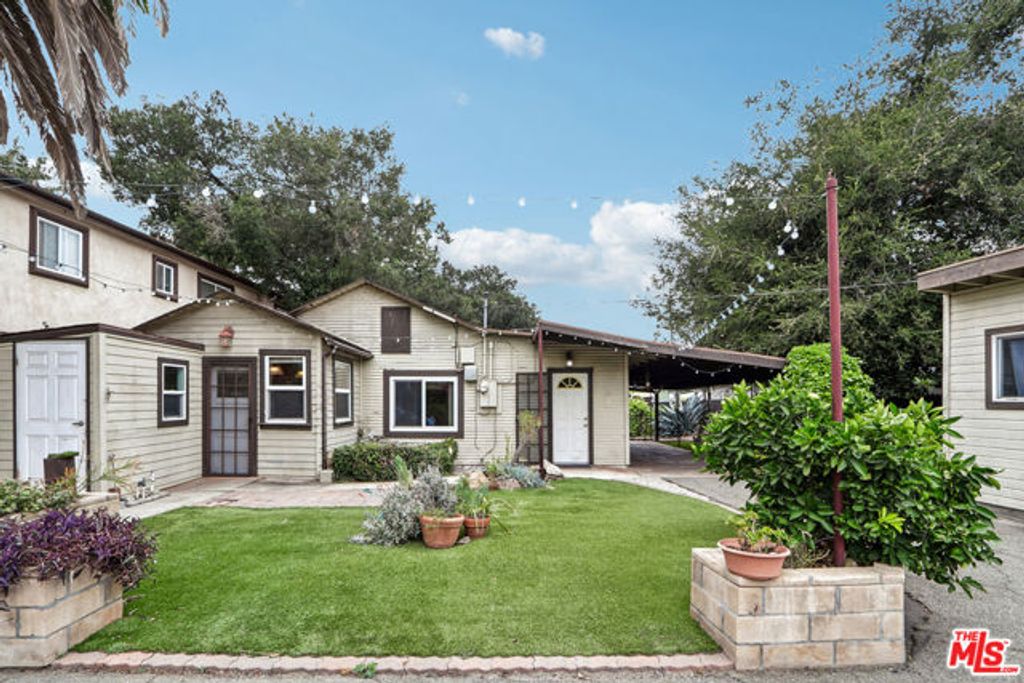 2717 Los Robles Road, Thousand Oaks, CA 91362