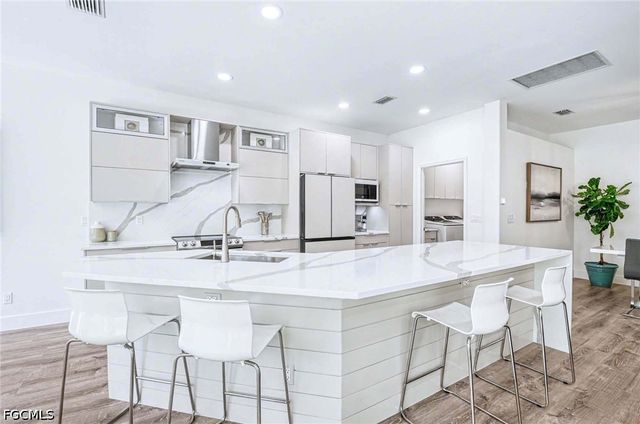 8324 Laurel Lakes BLVD, Naples, FL 34119