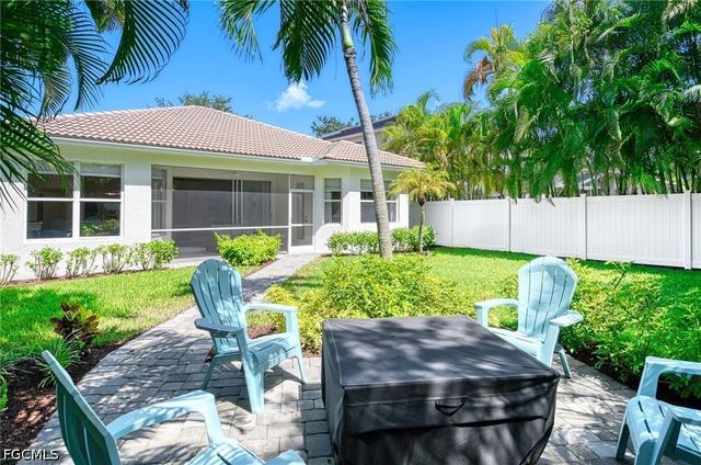 8324 Laurel Lakes BLVD, Naples, FL 34119