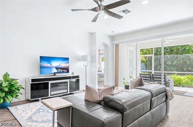 8324 Laurel Lakes BLVD, Naples, FL 34119