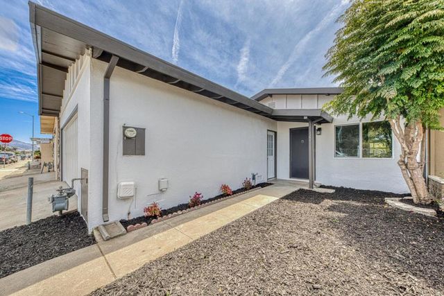 520 Calaveras Drive, Salinas, CA 93906