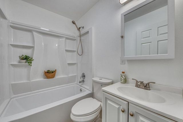 520 Calaveras Drive, Salinas, CA 93906