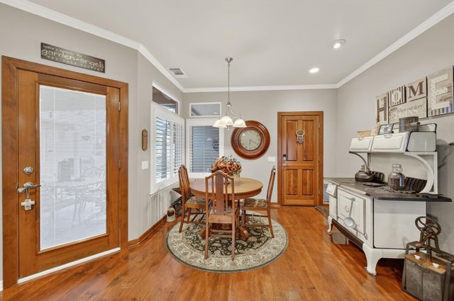 2382 20th Avenue, Kingsburg, CA 93631