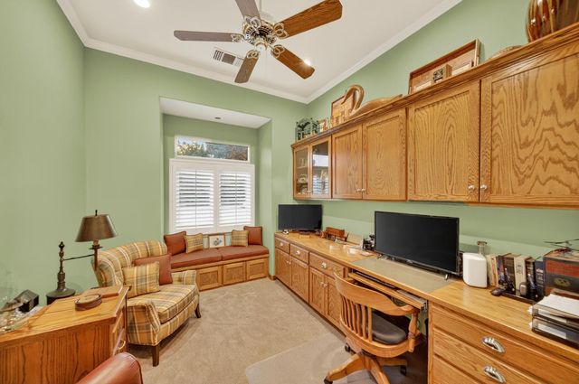 2382 20th Avenue, Kingsburg, CA 93631