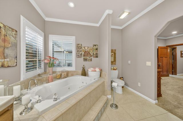 2382 20th Avenue, Kingsburg, CA 93631