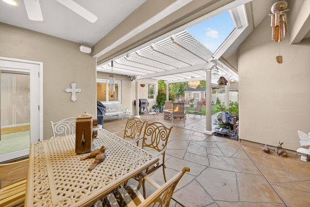 2382 20th Avenue, Kingsburg, CA 93631