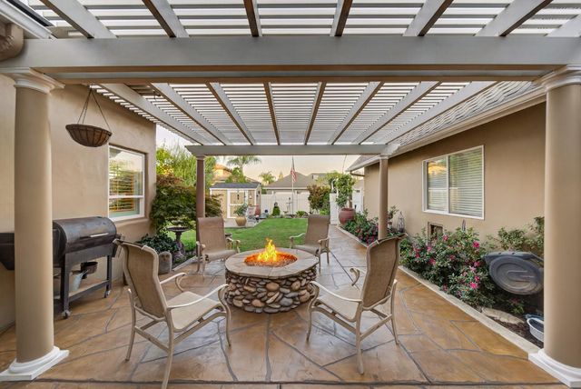 2382 20th Avenue, Kingsburg, CA 93631