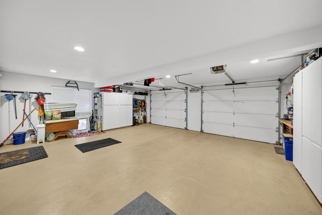 2382 20th Avenue, Kingsburg, CA 93631