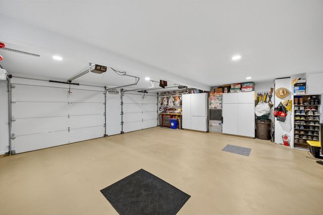 2382 20th Avenue, Kingsburg, CA 93631