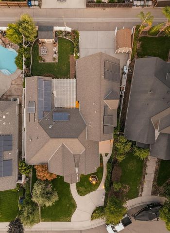 2382 20th Avenue, Kingsburg, CA 93631